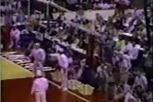 三分大賽歷史最低紀(jì)錄：?jiǎn)處椭鲀H得5分，投完自己尷尬的笑了