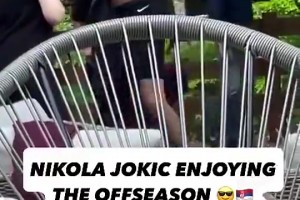 嚯，肚子上這一大塊五花肉！約基奇休賽期放飛自我派對狂嗨