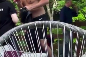 行走的五花肉！這大五花肉旁邊的朋友還捏了一把