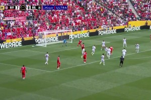 5分鐘雙響！穆西亞拉造點(diǎn)后親自操刀打進(jìn)，拜仁72分鐘8球領(lǐng)先！