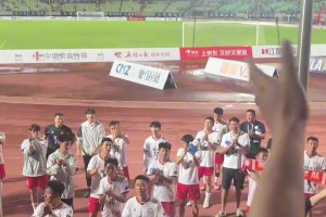 常州最棒的是球迷？即便常州輸球，球迷一直給球員最暖心的鼓勵