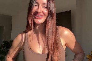 喜歡這一款？亞馬爾的30歲緋聞新女友，身材非常不錯(cuò)哦