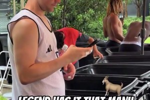 拜仁眾將泡冰桶挑戰(zhàn)：諾伊爾云淡風(fēng)輕，帕夫洛維奇凍到發(fā)抖