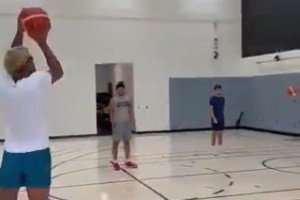 阿杜準(zhǔn)備來馬刺了？索漢被拍到在太陽的訓(xùn)練館訓(xùn)練