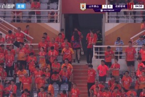 無聲抗議！泰山球迷提前離場，解說：崔康熙帥位終結(jié)要提上日程了