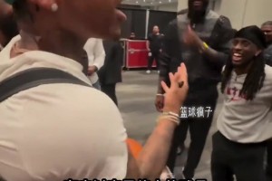 狂熱粉絲見到詹姆斯激動瘋了！老詹就靜靜看他表演