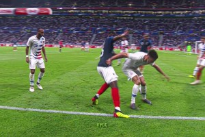 法比奧賽后親吻侯森：沒有侯森撲救，法比奧要被“趕回”葡萄牙了