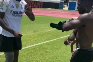 準(zhǔn)備回歸了？博格巴身穿皇馬球衣做招牌動作！