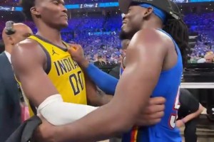 場上對手場下兄弟！馬瑟林和多特賽后緊緊擁抱來自發(fā)小的祝賀