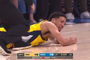 他知道自己完了！哈利伯頓摔倒后瘋狂拍打地板 直接哭出來了