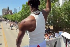 盡情享受吧！雷霆奪冠慶典 俄克拉荷馬球迷夾道高呼MVP