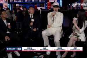 笑死！楊瀚森被問到希望自己在NBA首分怎么完成，回答：吃餅！