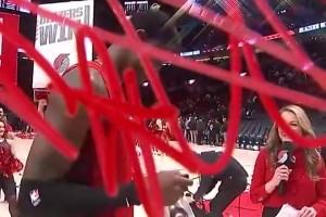 下賽季，楊瀚森和艾頓就是開拓者首發(fā)中鋒位置上的競爭對手了