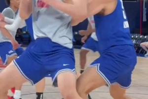 期待新賽季！楊瀚森和約基奇的混剪對比 簡直是一模一樣的動作啊