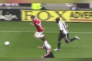 魯尼的無解沖擊，范尼的射門！這進球看的過癮??！