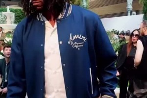 眾所周知，小卡一到休賽期就會(huì)變身流浪漢