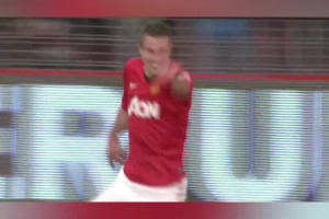 魯尼長(zhǎng)傳連線(xiàn)范佩西！造就了一粒載入英超史冊(cè)的世界波！