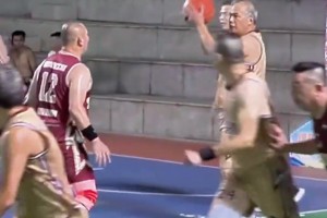 什么叫白發(fā)人虐黑發(fā)人呀