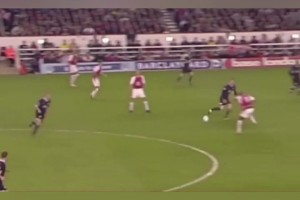 什么叫美麗足球？不敗賽季的槍手，將足球踢成了流動的藝術(shù)！