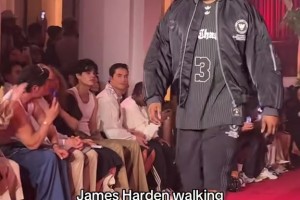 哈登現(xiàn)身巴黎走秀 看著挺酷但走起來怎么憨憨的