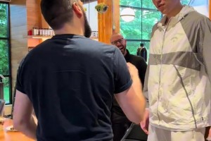 愜意social一下~小楊英文雖然差有這樣的環(huán)境一定會(huì)變好的