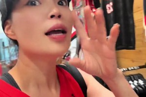 太火了！女網(wǎng)友：開拓者專賣店的機(jī)器都印冒煙了 都是楊瀚森16號(hào)球衣訂單