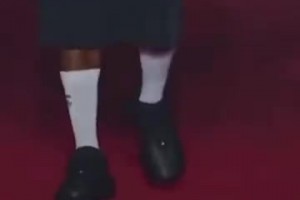 哈登走秀你們見過嗎？這個樣子未免也太笨重了！