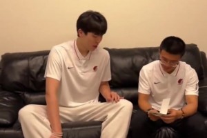 開拓者曬瀚森首日：調(diào)侃半場(chǎng)扔三分滿足球迷愿望“冒著被教練罵的風(fēng)險(xiǎn)”