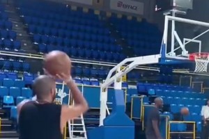 2年1150萬美元續(xù)約快船?。“蛨D姆的不沉球投籃已臻化境