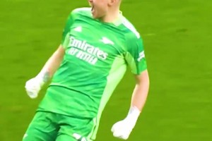 阿森納：美麗足球常有，而門將滑跪不常有