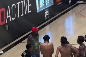 ?包工頭安排工作了！這小紅帽一戴氣質一下就上來了