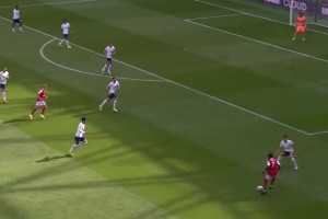 已被倫敦警察廳正式指控強(qiáng)奸罪的托馬斯，曾面對熱刺打入世界波