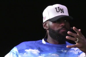 詹姆斯：?jiǎn)痰ぷ罴?lì)我但我不能選他，因?yàn)闀?huì)說(shuō)我想炒作