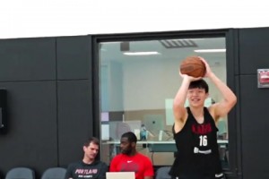 ?加練有效果啊！楊瀚森今日訓練后來了一組底角三分五連中