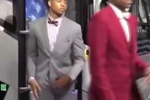 17屆選秀！這一屆的成材率如何呢？科林斯和米切爾聊的很開心啊！