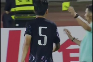 韓國U16球員進(jìn)球后挑釁“中國制躁”！ 麥麥提江出示黃牌警告