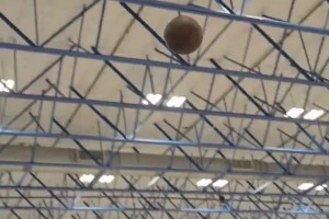 細(xì)節(jié)！布朗尼跟隨訓(xùn)練師針對自己的投籃出手進(jìn)行調(diào)整！