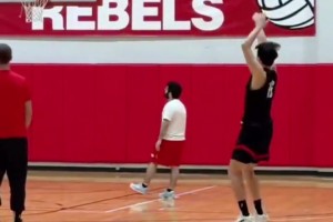 斯普利特陪練！楊瀚森賭城開練 定點(diǎn)三分球12投11中