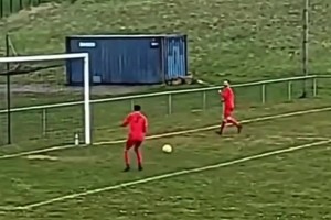 這能不進(jìn)？碰上這樣的隊(duì)友，趕緊絕交吧