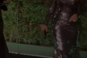 楊翰森來(lái)到wtt現(xiàn)場(chǎng)為王楚欽比賽挑邊，1米八多的大頭秒變小手辦！