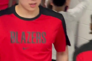 楊瀚森出戰(zhàn)23分鐘得到10分，來個懂球的，說說今天打的怎么樣