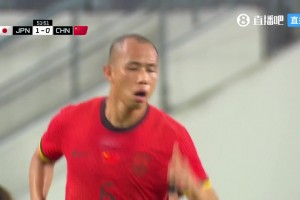 單后腰這塊！董路：黃政宇都前插啦，想當(dāng)法比安魯伊斯啊