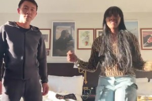 朱正與家人尬舞！網(wǎng)友感慨：一半中國基因都這么強，是純血該多強