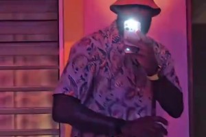 風頭出盡！詹姆斯在演唱會徹底玩嗨了啊