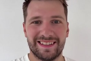 帥哥你誰(shuí)？東契奇最新自拍 這顏值是要重回巔峰啊