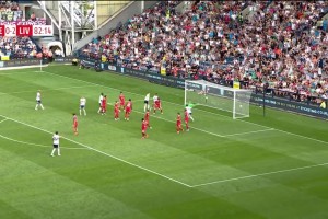 勢大力沉！普雷斯頓球員林德希頭槌轟門扳回一球