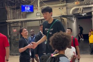 楊瀚森背靠背第二戰(zhàn)！體能似乎受到了挑戰(zhàn)