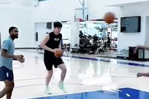 真的下苦功了！楊瀚森此前訓練中6塊腹肌都出來了