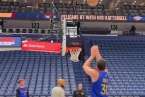 夸張！近距離看庫(kù)里投籃的弧線穩(wěn)定性！賞心悅目！