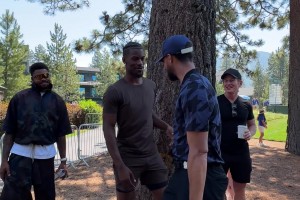 巴特勒今日助陣庫(kù)里 觀戰(zhàn)庫(kù)里高爾夫球局~